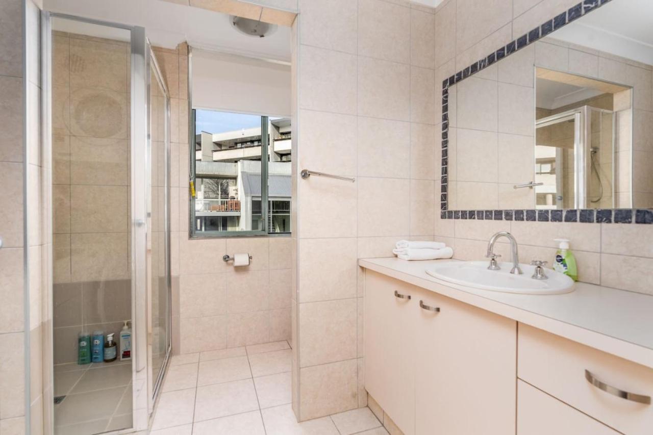 Apartment Howitt Place Minutes To Parliamentary Triangle *