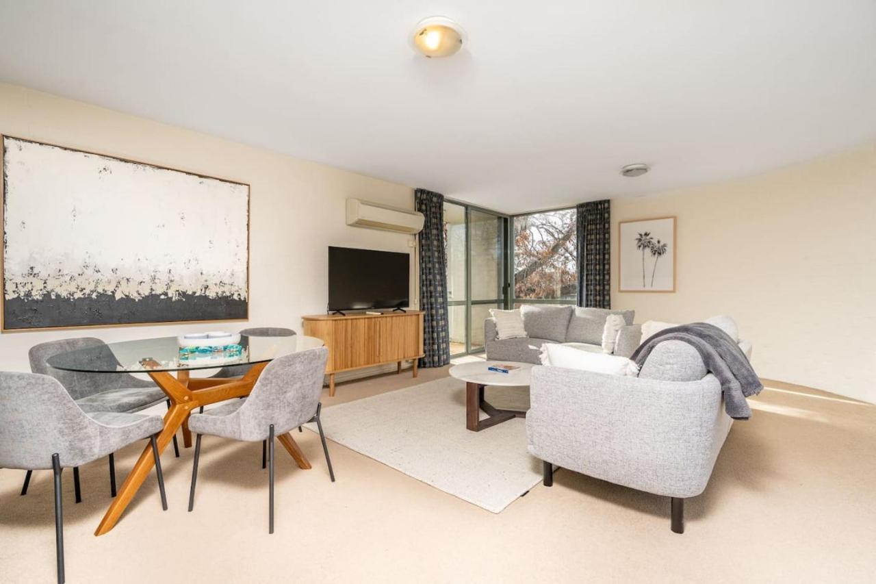 Apartment Howitt Place Minutes To Parliamentary Triangle