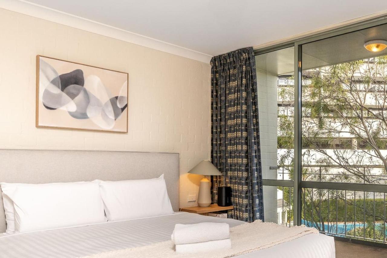Apartment Howitt Place Minutes To Parliamentary Triangle Kingston