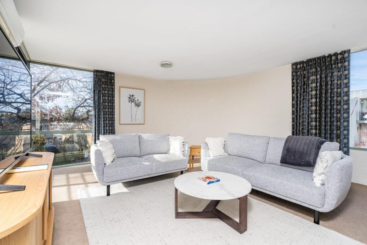 Howitt Place Minutes To Parliamentary Triangle Apartment *